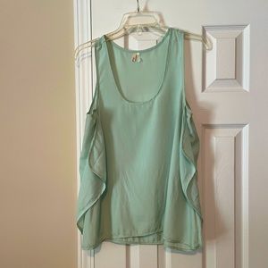 Scoop neck tank top. Size M.